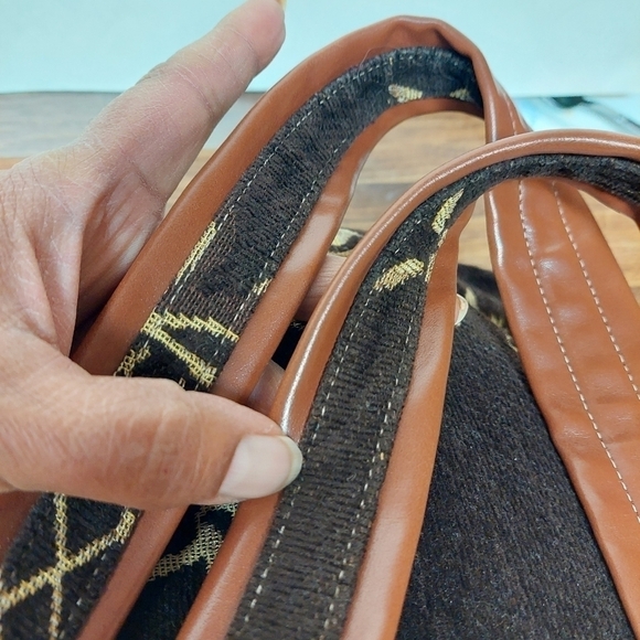 Vintage* Synethetic and Embroidered Tan Handbag - Picture 4 of 16